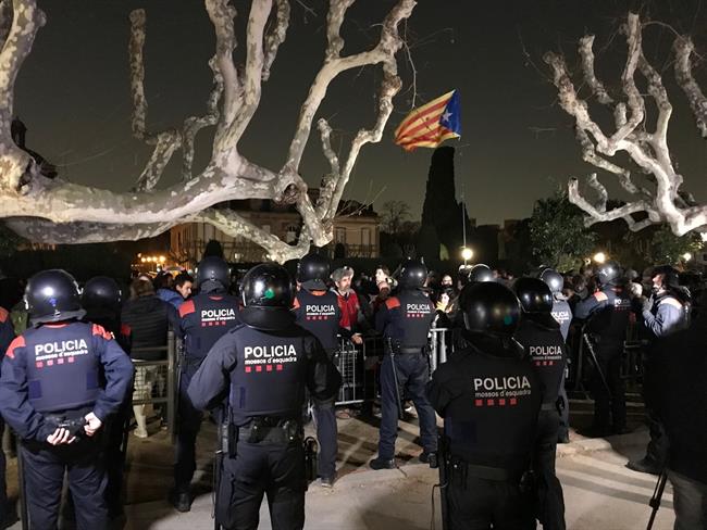 ep mossos frenteparlament