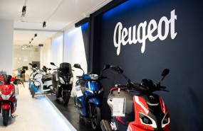 ep peugeot motocycles abre su primera flagship urbana en espana en el centro de barcelona