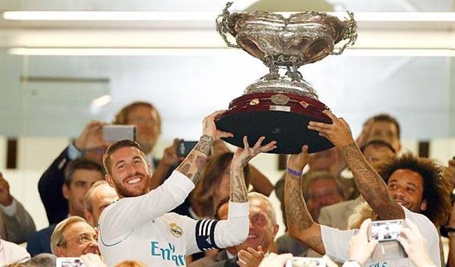 Ramos y Marcelo, tras ganar la 38ª edición del Trofeo Bernabéu | @REALMADRID ep ramosmarcelo tras ganar38 ediciontrofeo bernabeu