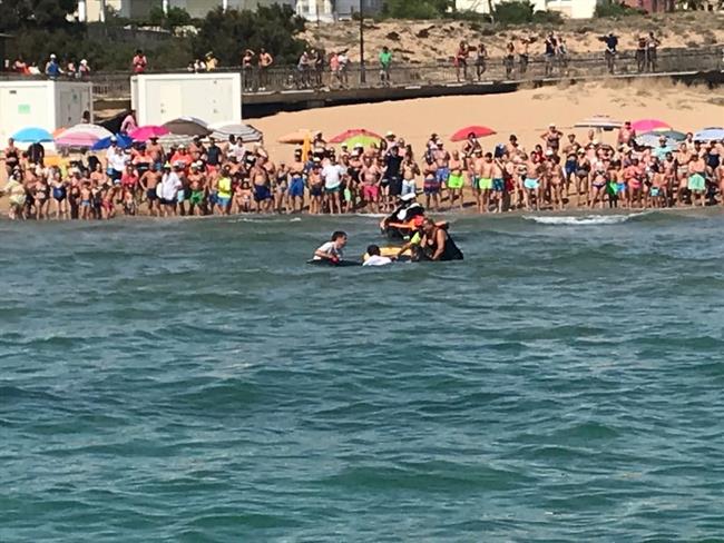 Rescate de una manta raya gigante en Torrevieja | AYUNTAMIENTO DE TORREVIEJA ep rescateuna manta raya gigantetorrevieja