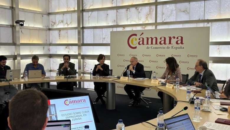 ep rueda de prensa presentacion del estudio de clima empresarial 2025 de la camara de comercio de