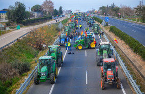 ep tractores cortan la autovia a4