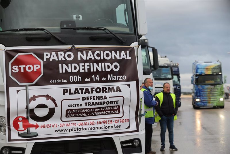 Los transportistas consiguen una ayuda de 20 céntimos por litro de combustible