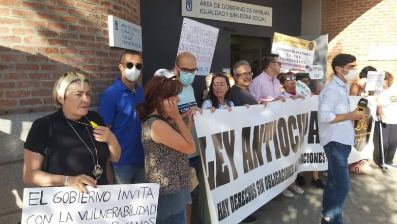 ep una concentracion de afectados por la ocupacion ep una concentracion de afectados por la ocupacion