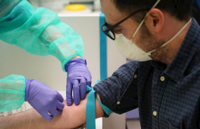 ep una sanitaria saca sangre a uno de los paciente diagnosticados con covid-19 a los que no se le ep una sanitaria saca sangre a uno de los paciente diagnosticados con covid-19 a los que no se le