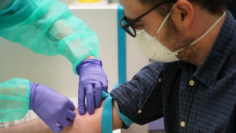 ep una sanitaria saca sangre a uno de los paciente diagnosticados con covid-19 a los que no se le ep una sanitaria saca sangre a uno de los paciente diagnosticados con covid-19 a los que no se le