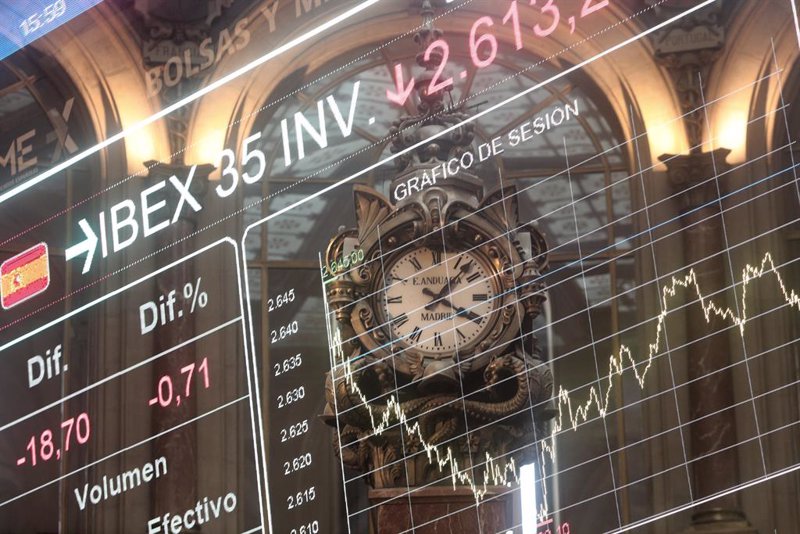 El Ibex salva la semana con buena nota (+1,2%) impulsado por Santander y Repsol