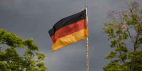 allemagne drapeau temps orageux 