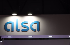 ep archivo   estand de alsa en la tercera jornada de la 42 edicion de la feria internacional del
