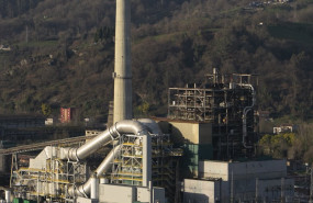 ep archivo   la central termica de lada en el concejo de langreo asturias espana a 12 de febrero de