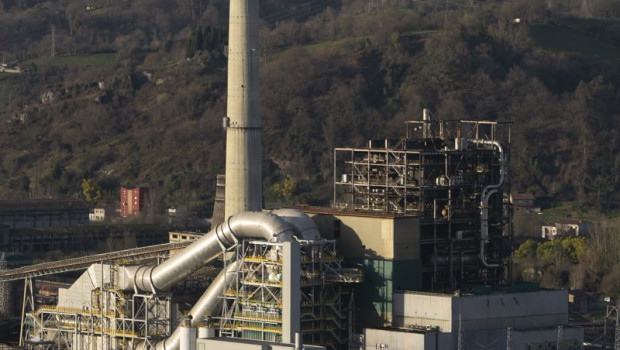 ep archivo   la central termica de lada en el concejo de langreo asturias espana a 12 de febrero de