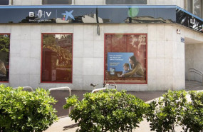 ep archivo   oficina de banco de valencia con la nueva rotulacion con caixabank