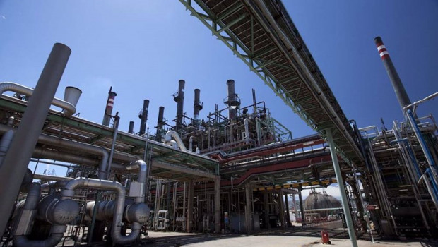ep archivo   planta de repsol en puertollano
