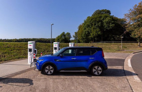 ep coche electrico cargandose