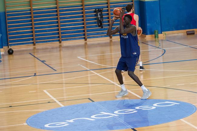 Diop entrenando con la selección en Madrid | FEB ep diop entrenandola seleccionmadrid