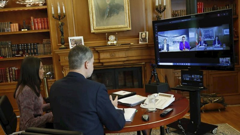 ep don felipe y dona letizia se han reunido con directivos y trabajadores del metro de madrid para