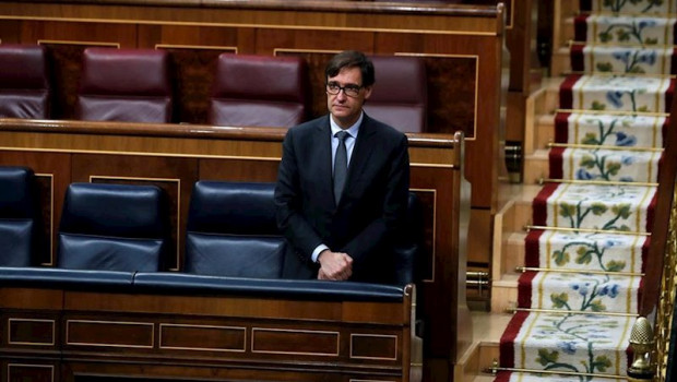 ep el ministro de sanidad salvador illa guarda un minuto de silencio por las victimas del