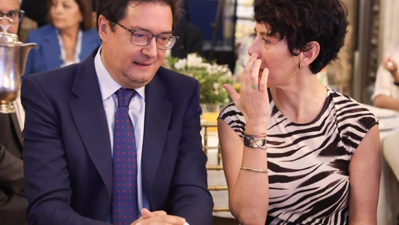 ep el ministro para la transformacion digital y de la funcion publica oscar lopez y la ministra de