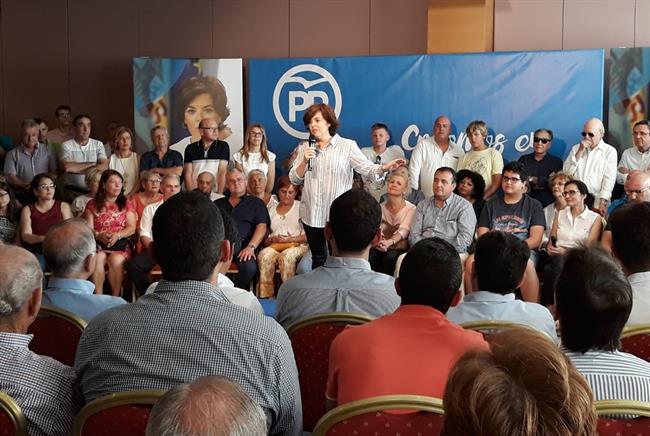 En el centro, Soraya Saénz de Santamaría | EUROPA PRESS ep encentro soraya saenzsantamaria