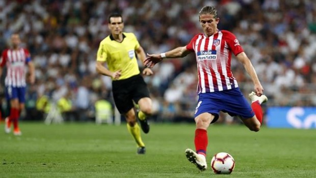 ep futbolista brasileno filipe luis durantepartidoatletico