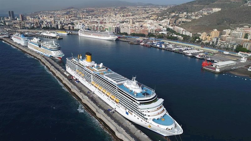 https://img3.s3wfg.com/web/img/images_uploaded/a/4/ep_imagen_de_archivo_de_cruceros_en_el_puerto_de_santa_cruz_de_tenerife.jpg