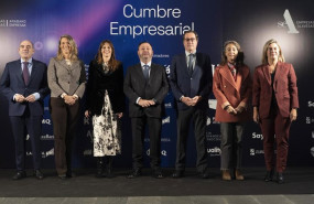 ep la alcaldesa de vitoria gasteiz maider etxebarria el presidente de sea juan antonio sanchez y el