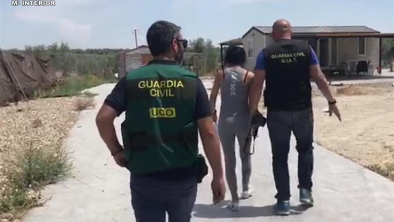 La Guardia Civil ha desarticulado una organización internacional dedicada al robo y venta ilegal de vehículos entre España y varios países europeos, según ha informado el Instituto Armado en nota de prensa. | GUARDIA CIVIL ep la guardia civildesarticuladoorganizacion internacional dedicadaroboventa ilegalvehiculosespanavarios paises europeos seguninformadoinstituto armadonotaprensa