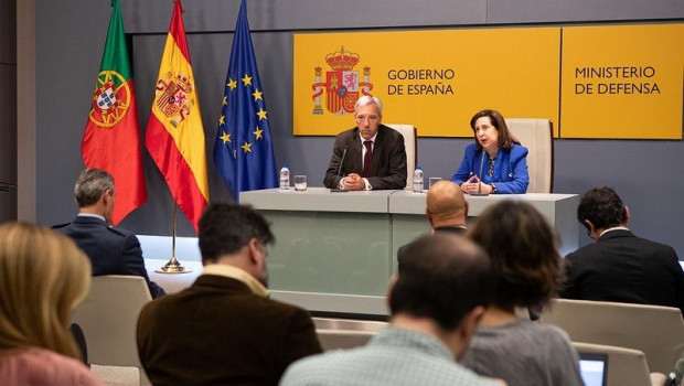 ep la ministra de defensa margarita robles en rueda de prensa junto al ministro de portugal joao