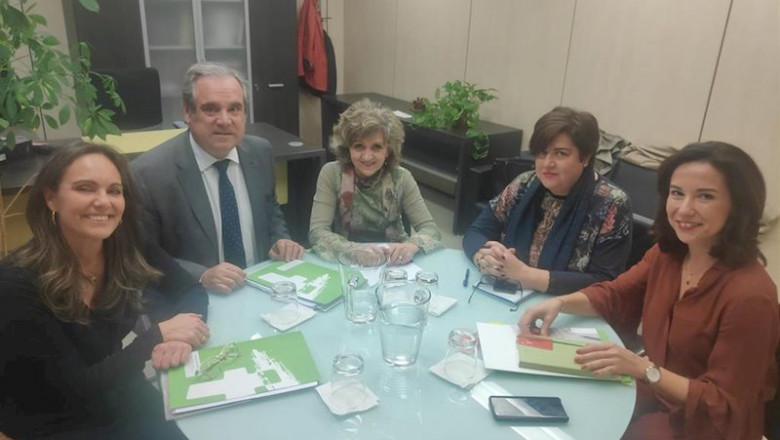 ep la tesorera del consejo general de farmaceuticos ana lopez-casero el presidente jesus aguilar y
