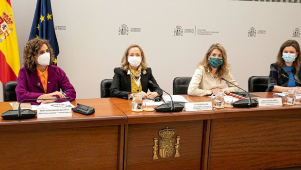 ep la vicepresidenta primera del gobierno y ministra de asuntos economicos nadia calvino y las