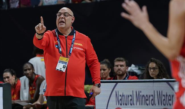 Lucas Mondelo dirigiendo a la selección española | ALBERTO NEVADO / FEB ep lucas mondelo dirigiendola seleccion espanola 20180929234102