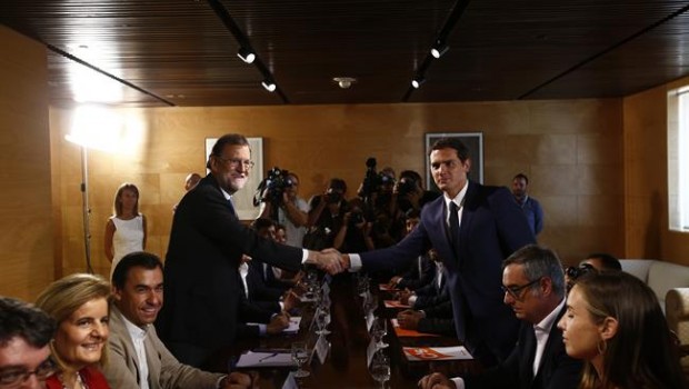 ep mariano rajoy albert rivera llegan acuerdo investidura
