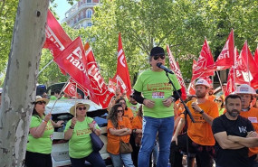 ep ugt y ccoo se concentran para pedir la jubilacion anticipada en la construccion