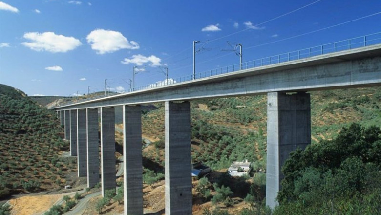 ep viaducto de la linea de ave sevilla madrid a su paso por la provincia de cordoba