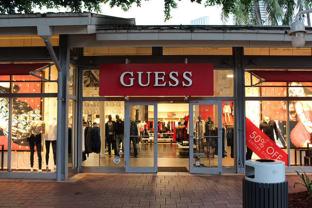Guess by Phillip Pessar (flickr) Guess by Phillip Pessar (flickr)
