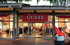 Guess by Phillip Pessar (flickr)