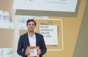 antonio campos ceo de farmaciasdirect con el reconocimiento a mejor comercio del ao antonio campos ceo de farmaciasdirect con el reconocimiento a mejor comercio del ao