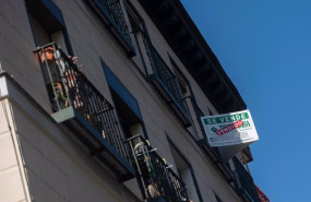 ep archivo   cartel de venta en una vivienda