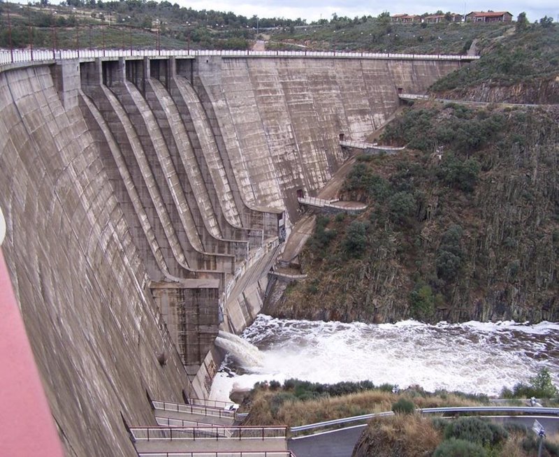Acciona Energía pone a la venta activos hidroeléctricos en España valorados en 300 millones