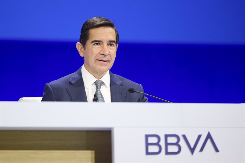 Torres (BBVA) dice que la IA es una oportunidad pero pide un marco regulatorio sólido