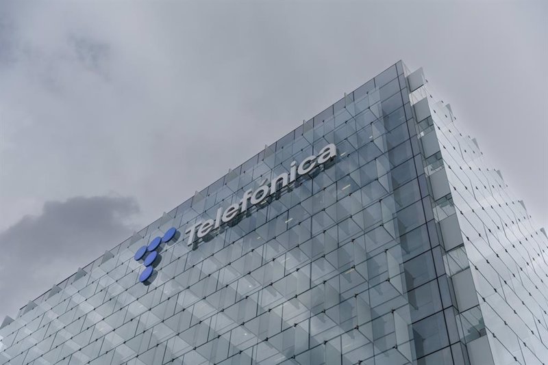 JP Morgan rebaja a Telefónica y Cellnex y las deja fuera de sus telecos preferidas para 2026