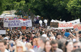 ep archivo   miles de personas se manifiestan en malaga por el derecho a la vivienda a 5 de abril de