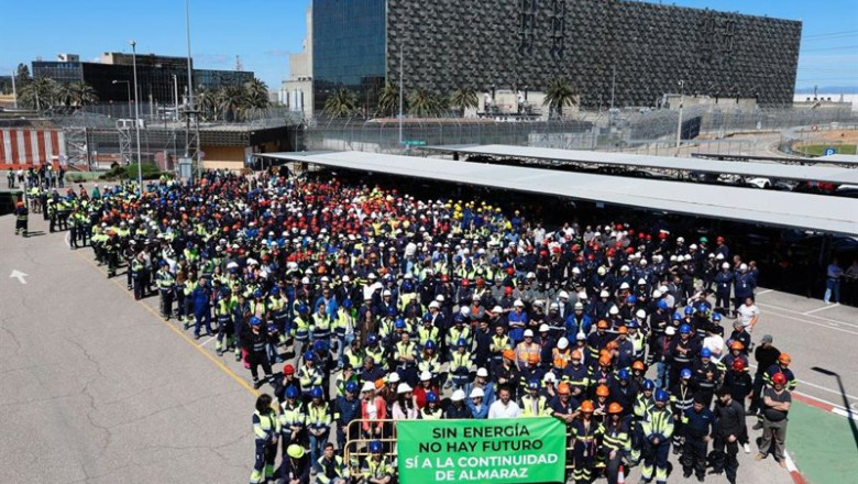 Archivo - Trabajadores de la Central Nuclear de de Almaraz celebran una concentración | CENTRAL NUCLEAR DE ALMARAZ - Archivo ep archivo trabajadores de la central nuclear de de almaraz celebran una concentracion
