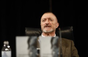 ep arturo perez-reverte durantepresentacionun libro2018