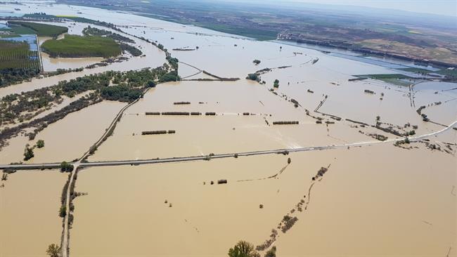 Crecida extraordinaria del río Ebro a su paso por Pina (Zaragoza) | GUARDIA CIVIL ep crecida extraordinariario ebrosu pasopina zaragoza