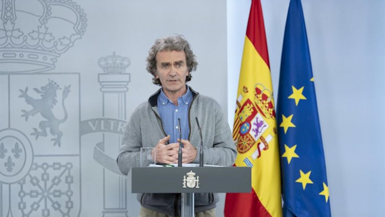 El director del Centro de Coordinación de Alertas y Emergencias Sanitarias, Fernando Simón, ayer en rueda de prensa. | Moncloa ep el director del centro de coordinacion de alertas y emergencias sanitarias fernando simon ayer en