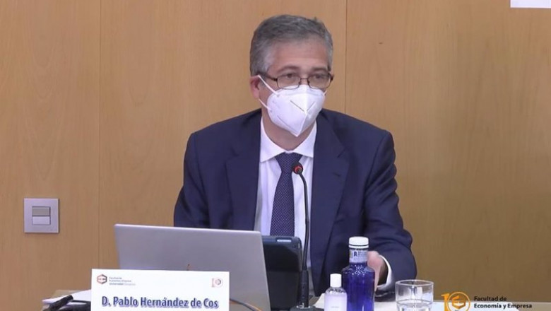 ep el gobernador del banco de espana pablo hernandez de cos en una conferencia en la universidad de