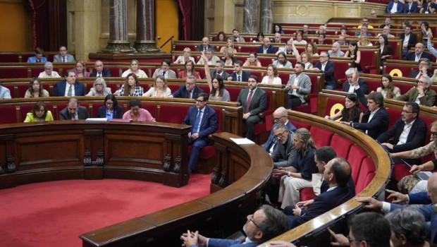 ep el president de la generalitat de catalunya salvador illa durante una sesion plenaria en el