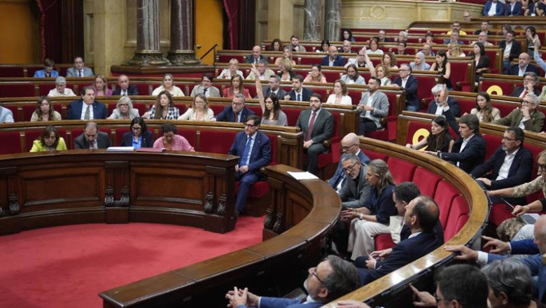 ep el president de la generalitat de catalunya salvador illa durante una sesion plenaria en el ep el president de la generalitat de catalunya salvador illa durante una sesion plenaria en el