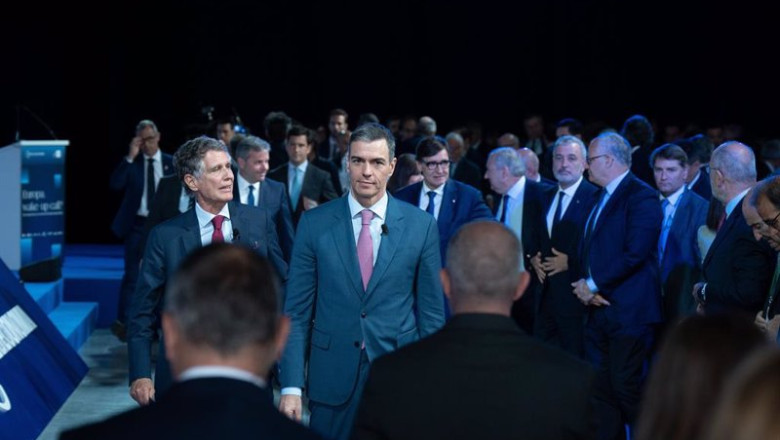 ep el presidente del gobierno pedro sanchez c y el presidente del cercle deconomia jaume guardiola i ep el presidente del gobierno pedro sanchez c y el presidente del cercle deconomia jaume guardiola i